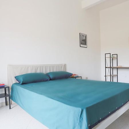 Bright Apartment Near The Sea With Parking Salerno Buitenkant foto