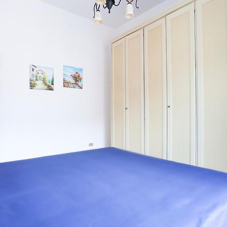 Bright Apartment Near The Sea With Parking Salerno Buitenkant foto
