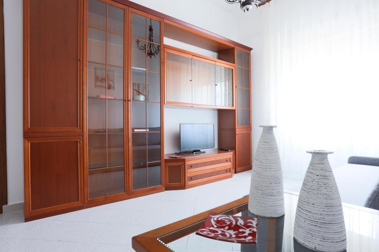 Bright Apartment Near The Sea With Parking Salerno Buitenkant foto